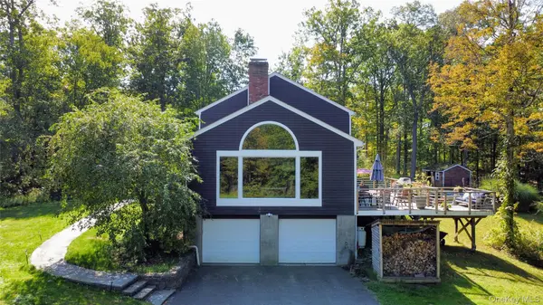 40 Kleinekill DR, New Paltz, NY 12561