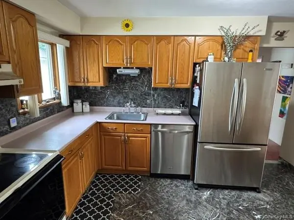 140 Union AVE #B, Lynbrook, NY 11563