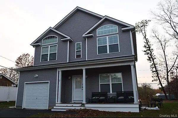2 Winfield Davis DR, Coram, NY 11727