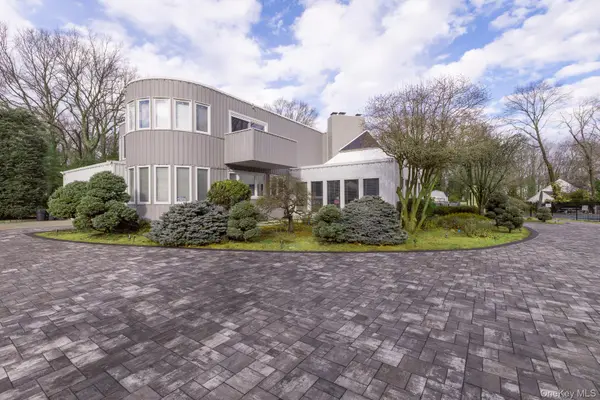 83 Cliff RD, Port Jefferson, NY 11777