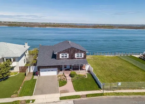 215 Scott DR, Atlantic Beach, NY 11509