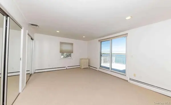 215 Scott DR, Atlantic Beach, NY 11509