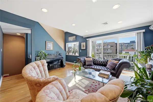 659 E Broadway #B, Long Beach, NY 11561