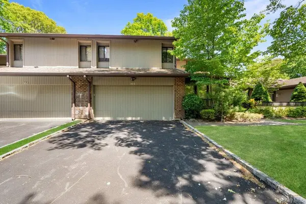 302 Vista DR, Jericho, NY 11753