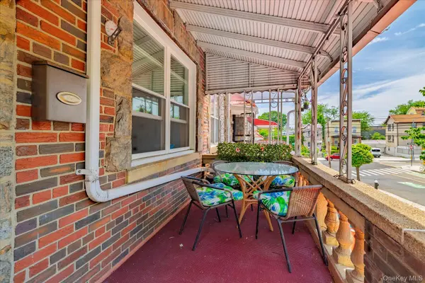 52-37 39th AVE, Sunnyside, NY 11104