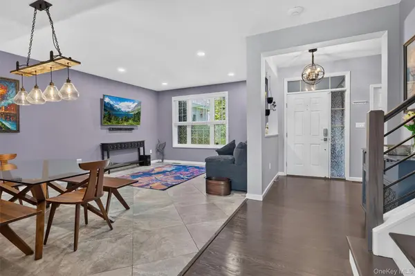 38 Pinehurst CIR, Monroe, NY 10950