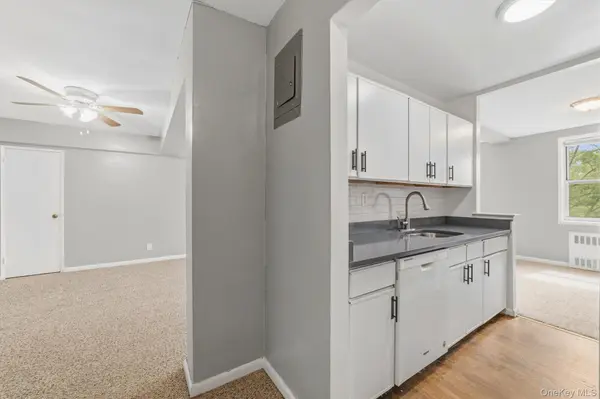 5 Sadore LN #H3, Yonkers, NY 10710