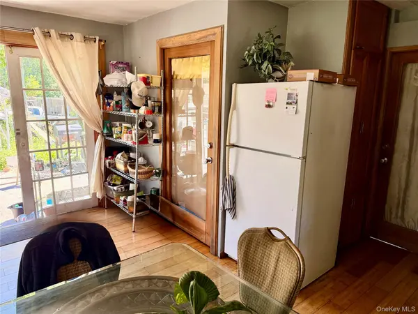 50 Beatrice DR, Shirley, NY 11967