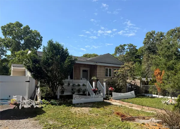 50 Beatrice DR, Shirley, NY 11967