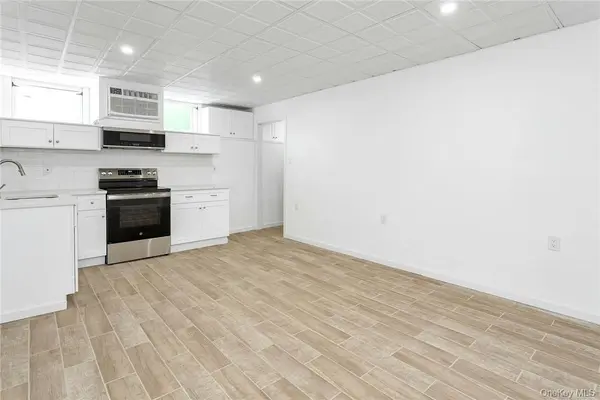 1970 E Main ST #APT 1974, Mohegan Lake, NY 10547