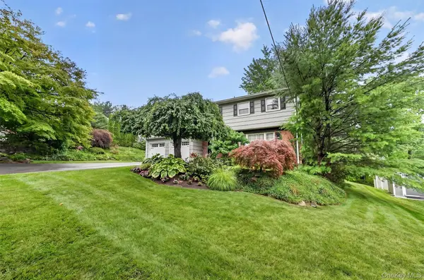 14 Tyler PL, Nanuet, NY 10954