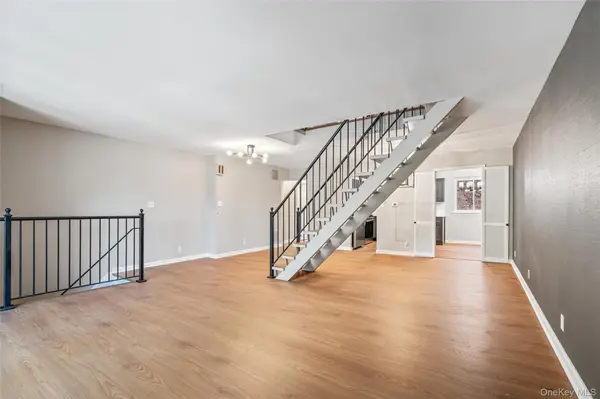 175-03 Peck AVE #2 Floor, Fresh Meadows, NY 11365