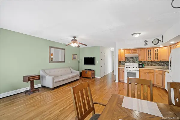 71-34 162nd #3, Fresh Meadows, NY 11365