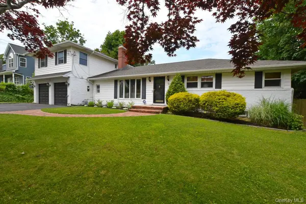 50 Deer DR, Sound Beach, NY 11789