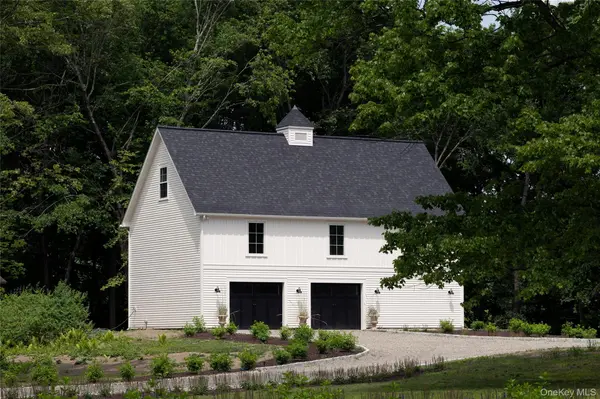 296-302 Stanford RD, Millbrook, NY 12545