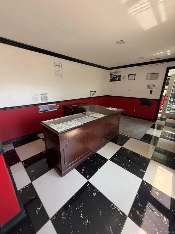 7051 Queens BLVD, Woodside, NY 11377