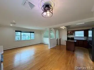 23 W Alhambra AVE, Lindenhurst, NY 11757