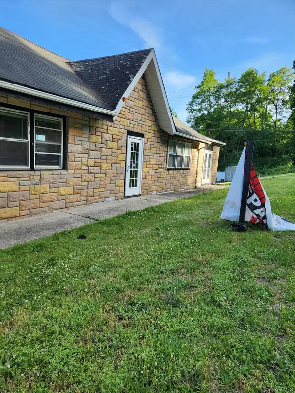 650 N Liberty AVE, Tomkins Cove, NY 10986