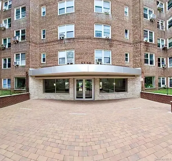 6360 102nd ST #F14, Rego Park, NY 11374
