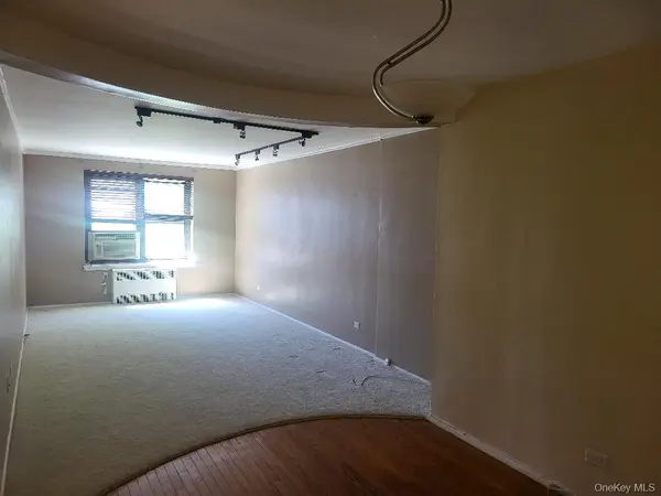87-56 Francis Lewis BLVD #B62, Queens Village, NY 11427