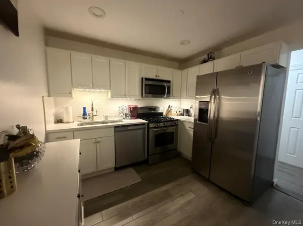 396 Country Club LN, Pomona, NY 10970