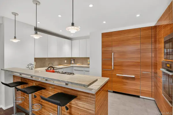 425 East 63rd ST #W12EF, New York (manhattan), NY 10065