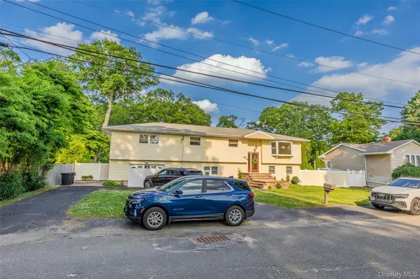 111 Brunswick RD, Lake Ronkonkoma, NY 11779