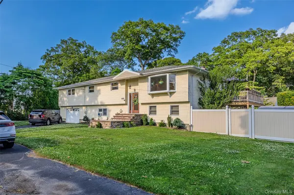 111 Brunswick RD, Lake Ronkonkoma, NY 11779