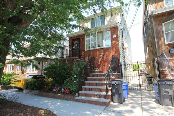 72-19 66th RD, Middle Village, NY 11379