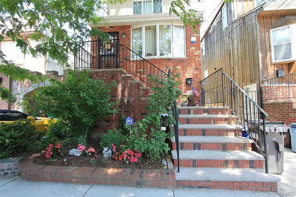 72-19 66th RD, Middle Village, NY 11379