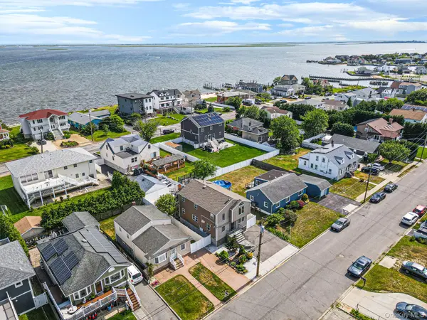 25 E Seacrest AVE, Lindenhurst, NY 11757