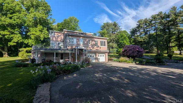 11 Dyckman DR, Mohegan Lake, NY 10547