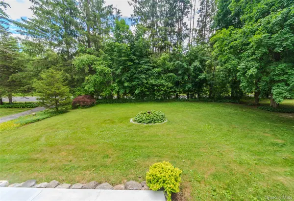 1633 Salt Point TPKE, Pleasant Valley, NY 12569