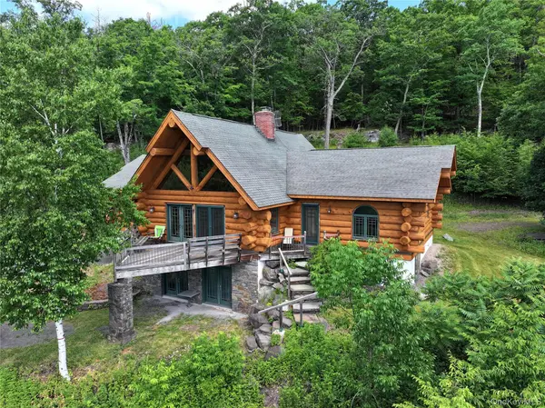24 Tanis Hollow RD, Woodstock, NY 12498