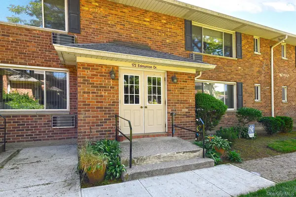 172 Edmunton DR #D9, North Babylon, NY 11703