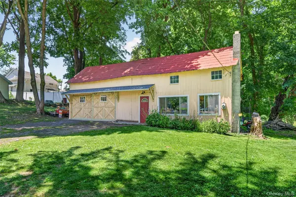 17 Valley AVE, Central Valley, NY 10917
