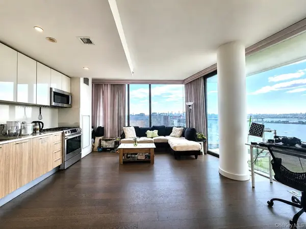 131-05 40 RD #16J, Flushing, NY 11354