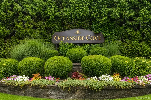100 Daly BLVD #1802, Oceanside, NY 11572