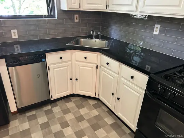 284 Sneden PL #284, Spring Valley, NY 10977