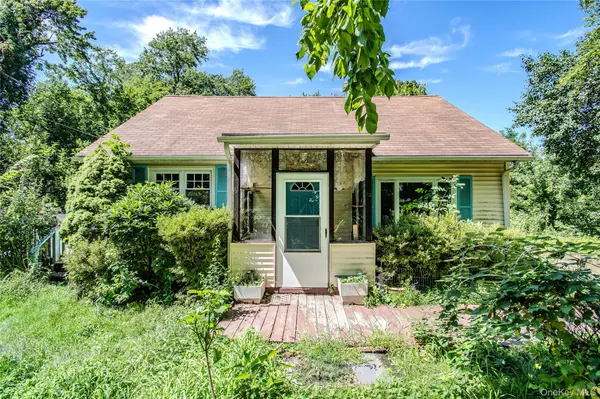 60 Higgins TRL, Monroe, NY 10950