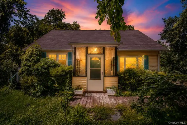 60 Higgins TRL, Monroe, NY 10950
