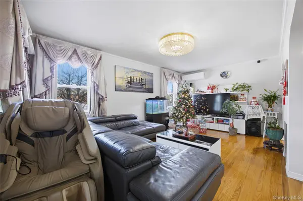 32-03 Clearview EXPY, Bayside, NY 11361