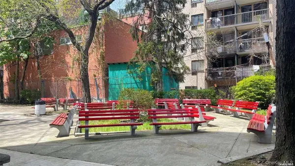 142-05 Roosevelt AVE #721, Flushing, NY 11354