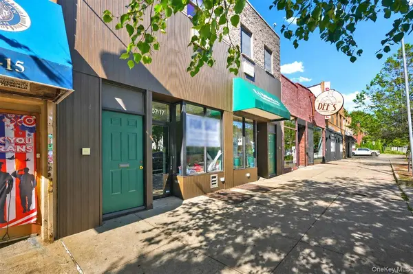 107-17 Metropolitan AVE, Forest Hills, NY 11375