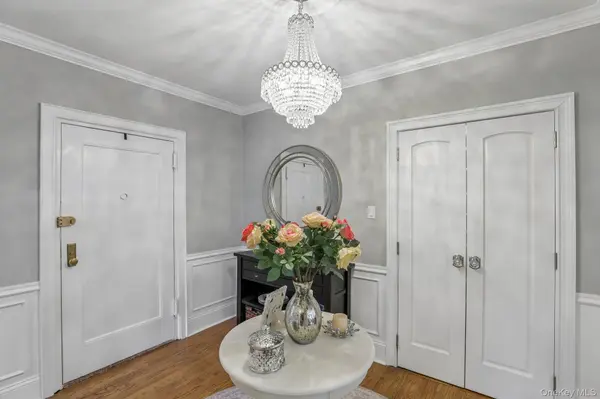 22 Hamilton Place #I3, Garden City, NY 11530