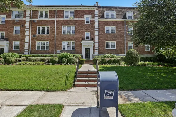 22 Hamilton Place #I3, Garden City, NY 11530