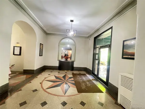 35-27 81ST #6E, Jackson Heights, NY 11372