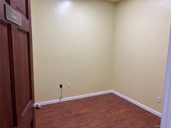 60-19 Roosevelt Avenue, Woodside, NY 11377