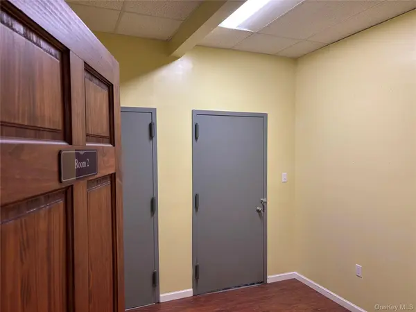 60-19 Roosevelt Avenue, Woodside, NY 11377