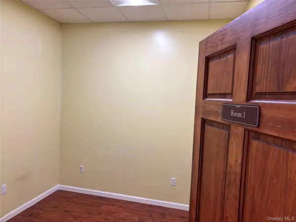 60-19 Roosevelt Avenue, Woodside, NY 11377